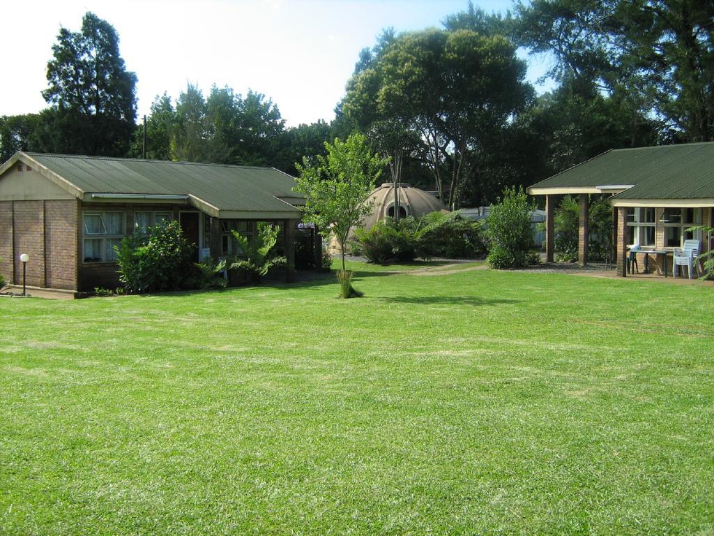 Blue Swallow Chalets Villa Graskop Esterno foto